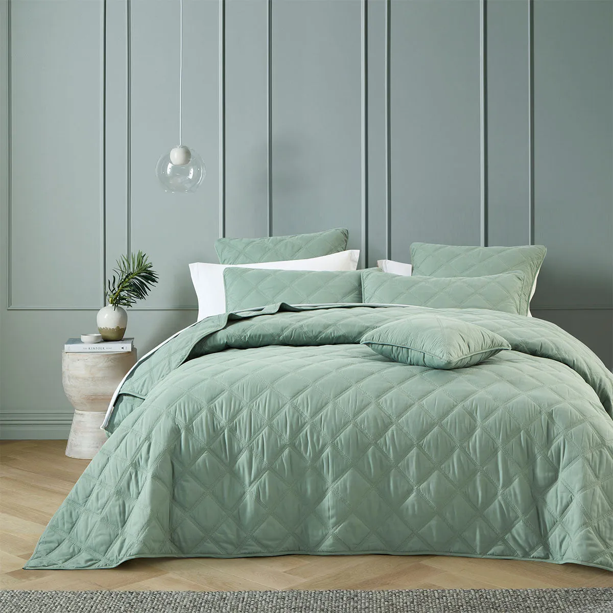 4gBianca-Barclay-Olive-Coverlet-Set-Queen-King
