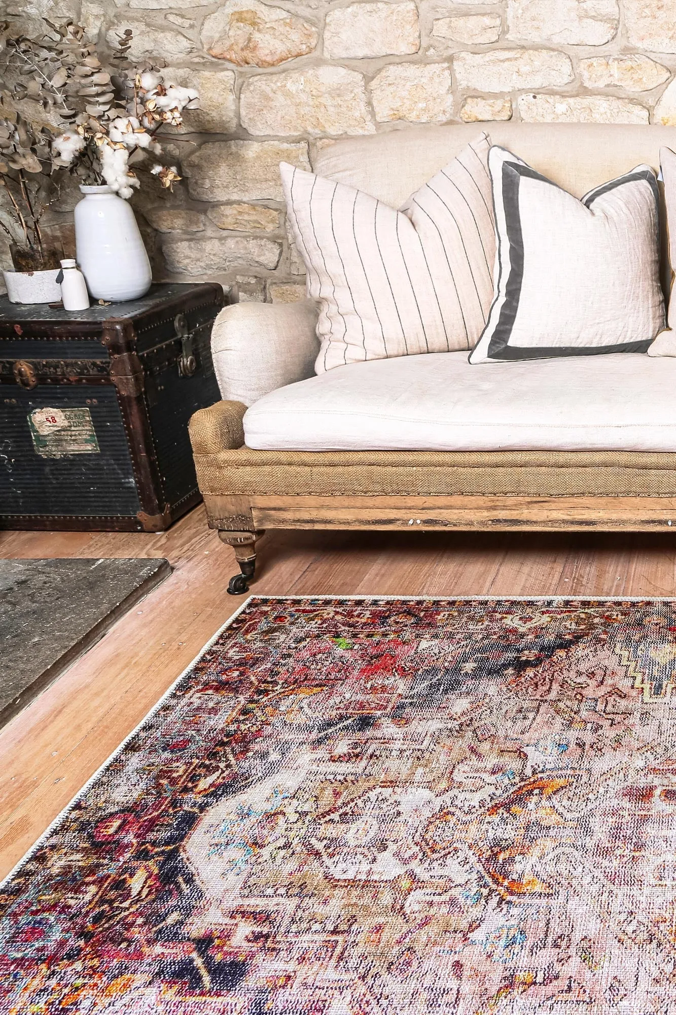 5rvintage-crown-ernest-multi-distressed-vintage-rug-160x230_1