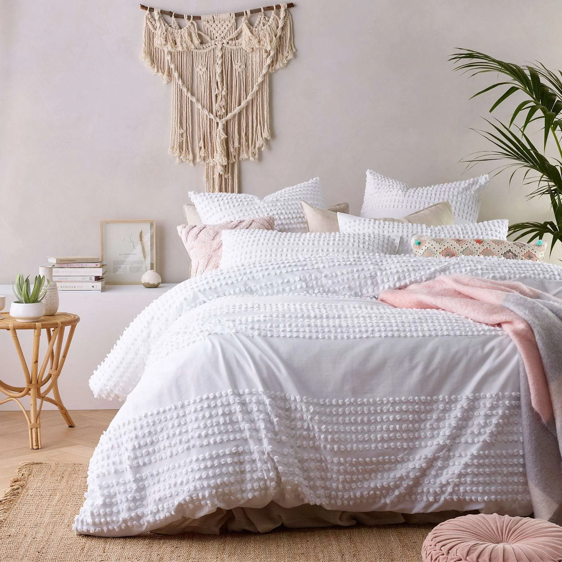 6kVintage-Design-Homewares-Betty-White-Quilt-Cover-Set-Queen